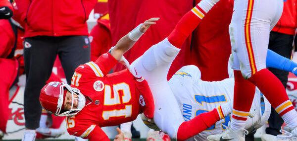麻将胡了2-悲情！NFL最强3冠四分卫马霍姆斯，赛季报销