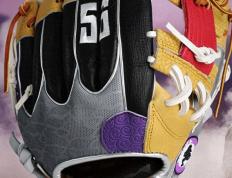 麻将糊了-体育(yù)用品公(gōng)司推出《海贼王》“路飞五档”棒球装備(bèi)