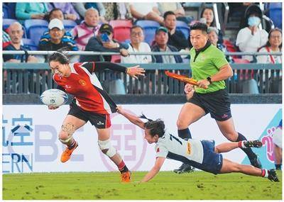 麻将胡了2-在香港(gǎng)，橄榄球(qiú)奏响主场节拍