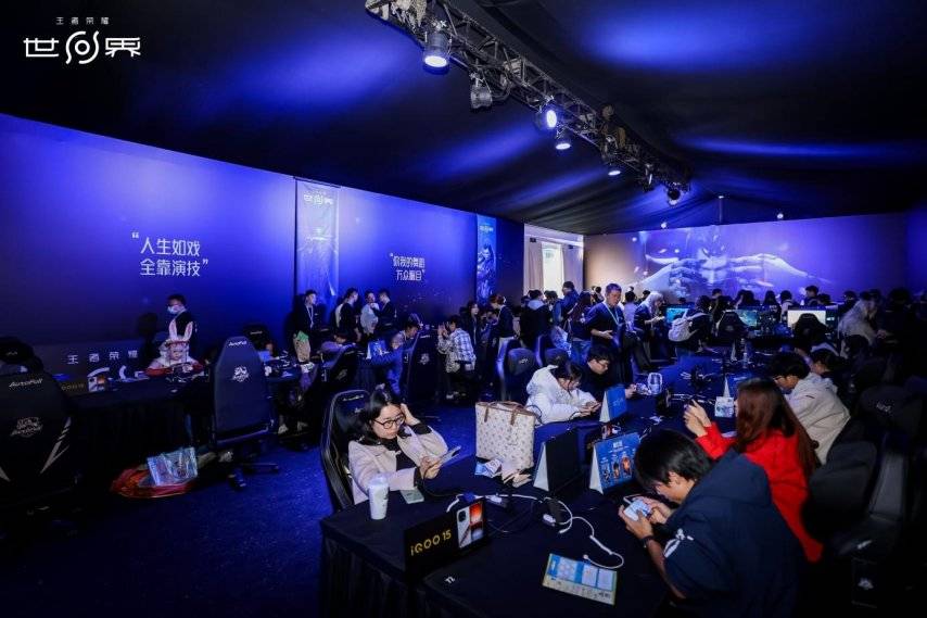 麻将糊了-王者(zhě)榮(róng)耀十周年(nián)重磅官宣,《王者(zhě)榮(róng)耀世(shì)界》2026年(nián)春天(tiān)与玩家见面