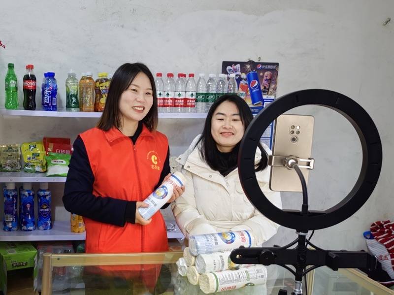 麻将胡了-南京小店(diàn),多亏有(yǒu)這(zhè)些场外指导