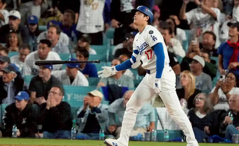 麻将胡了免费旋转-詹姆(mǔ)斯盛贊(zàn)库里:篮球界的“大谷翔平”