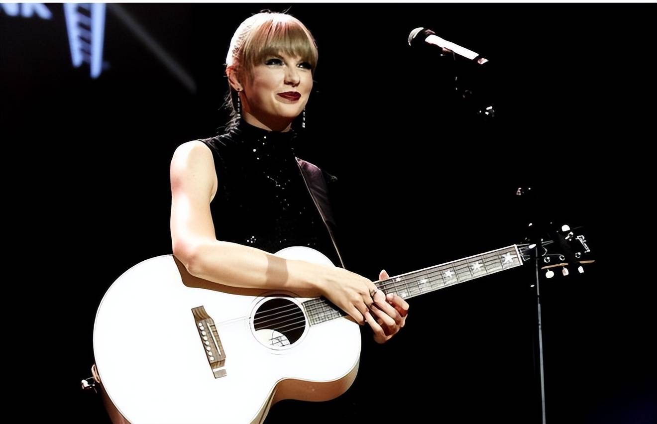 麻将胡了免费旋转-泰勒爲(wèi)何放弃超级碗(wǎn)?NFL谈判破裂,阿(ā)黛爾(ěr)或(huò)“二次(cì)出山”