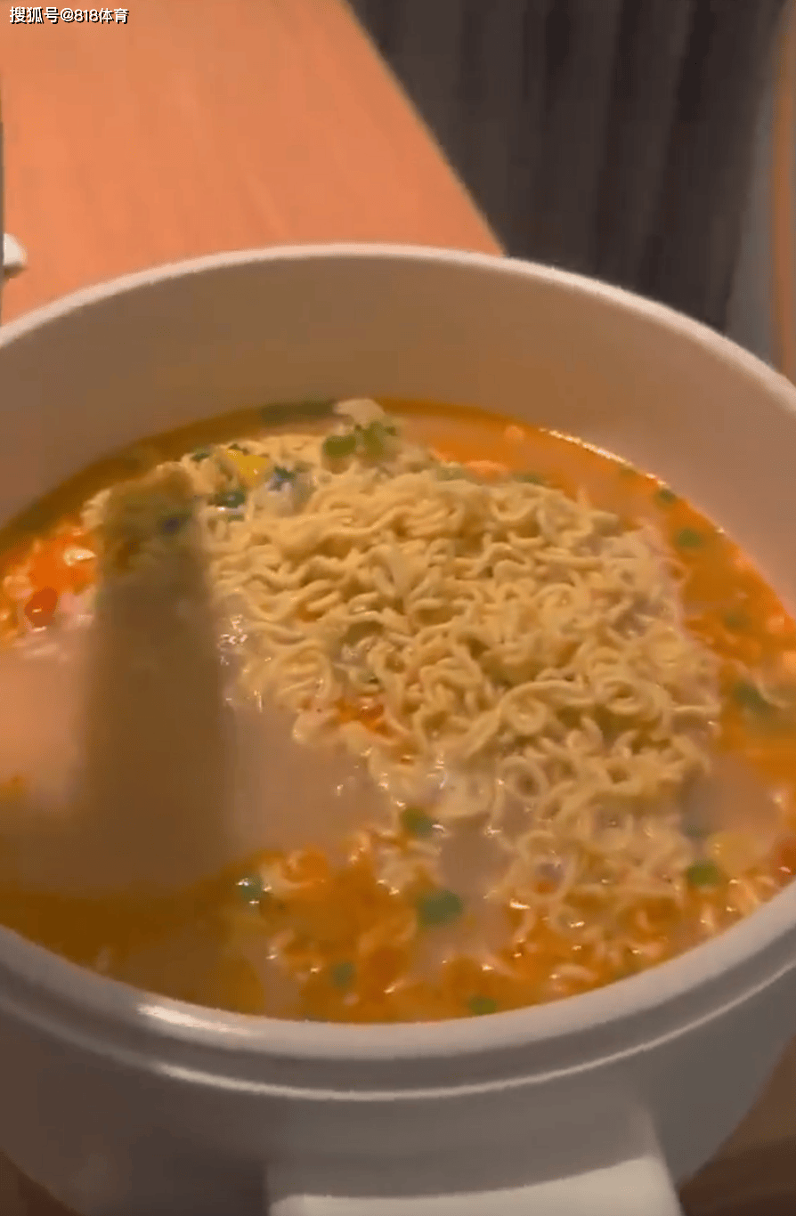 麻将胡了免费旋转-感动!邱贻可印度比賽(sài)给孫(sūn)颖莎煮(zhǔ)泡面,莎莎吃得津津有味邱导喝碗(wǎn)清(qīng)汤