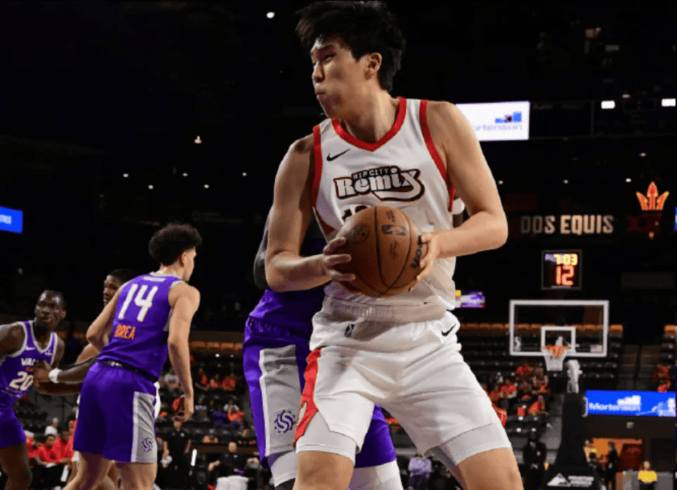 麻将胡了-进攻(gōng)11中3、防(fáng)守成提款机!CBA最佳防(fáng)守球员在NBA最大软肋(lē)是防(fáng)守?