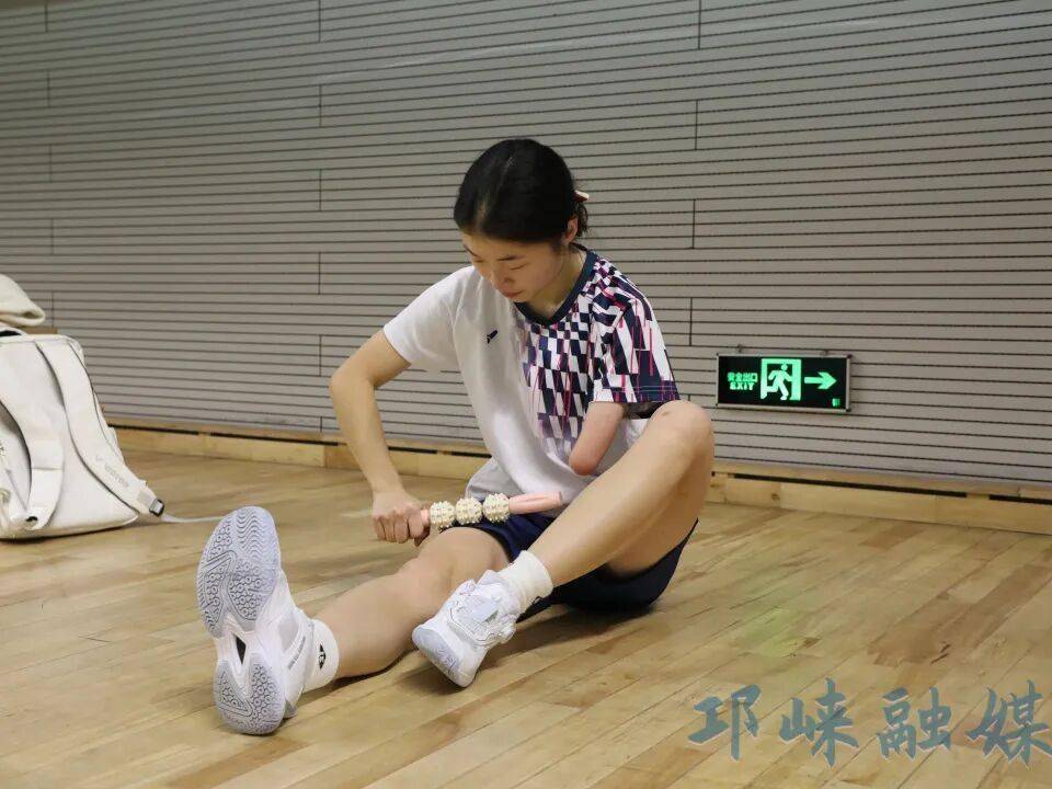 麻将胡了-邛(qióng)崃女孩站上羽毛球全国赛事领獎(jiǎng)台(tái)