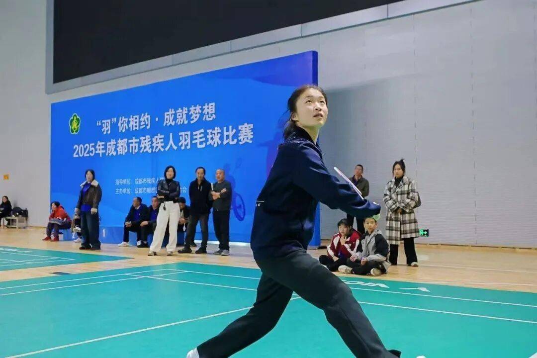 麻将胡了-邛(qióng)崃女孩站上羽毛球全国赛事领獎(jiǎng)台(tái)